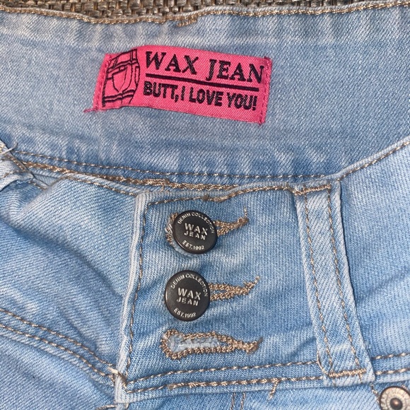 🍒SOLD🍒 Wax Denim Stretch Shorts - Picture 2 of 4